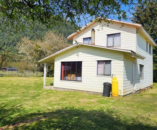 SE VENDE PARCELA CON CASA HABITACIÓN.