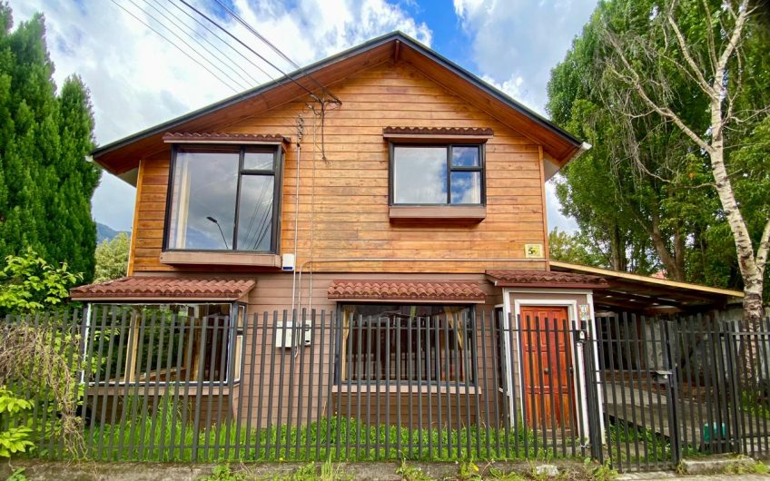 SE VENDE  HERMOSA Y AMPLIA CASA EN EL CENTRO DE PUERTO AYSÉN.